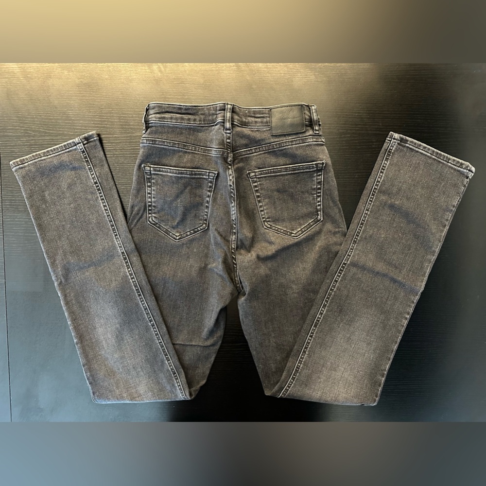 Zara Women's Gray Straight Leg Jeans - High Stretch - Picture 4 of 9